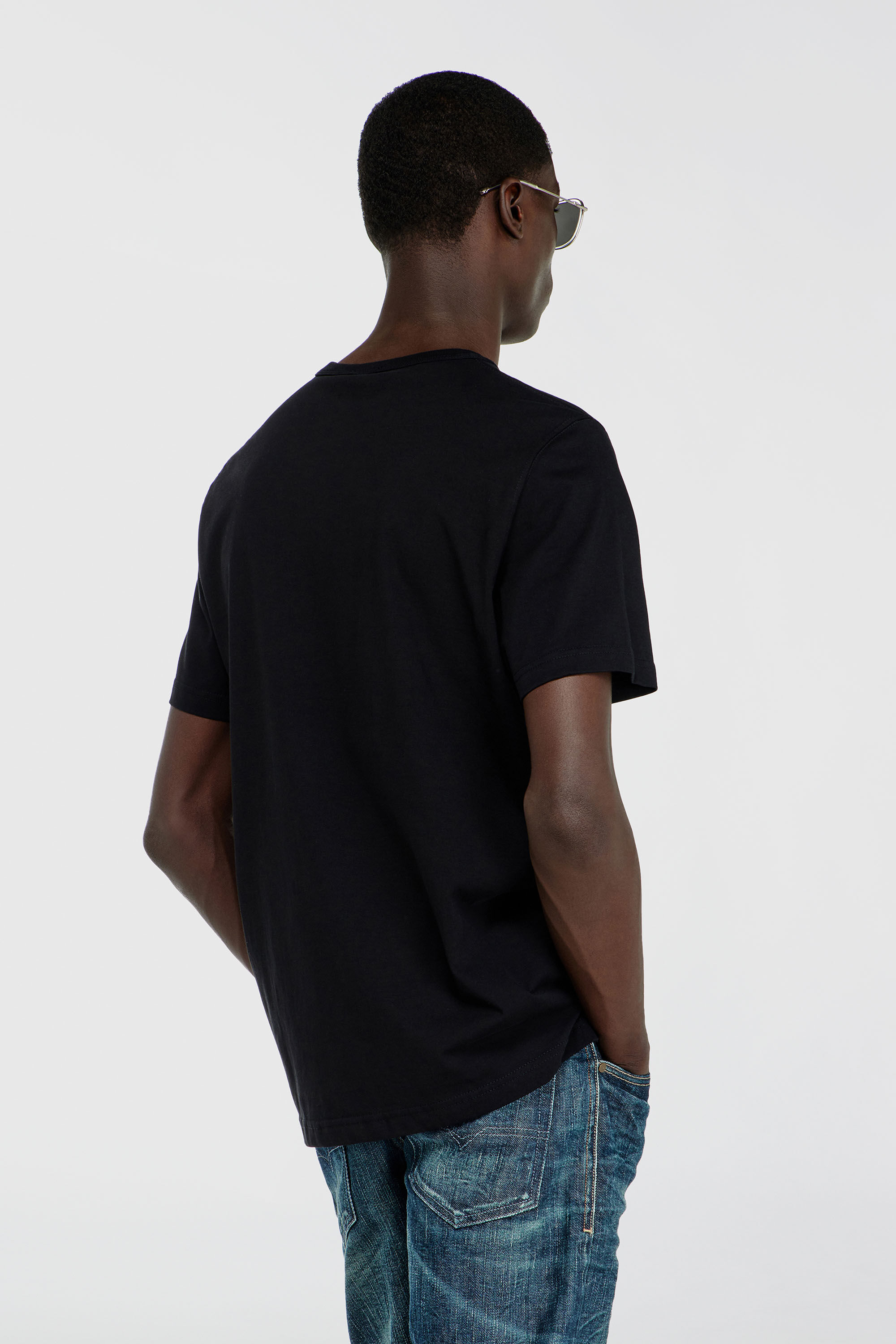 Men's T-shirt with metallic Oval D | Black | Diesel FI