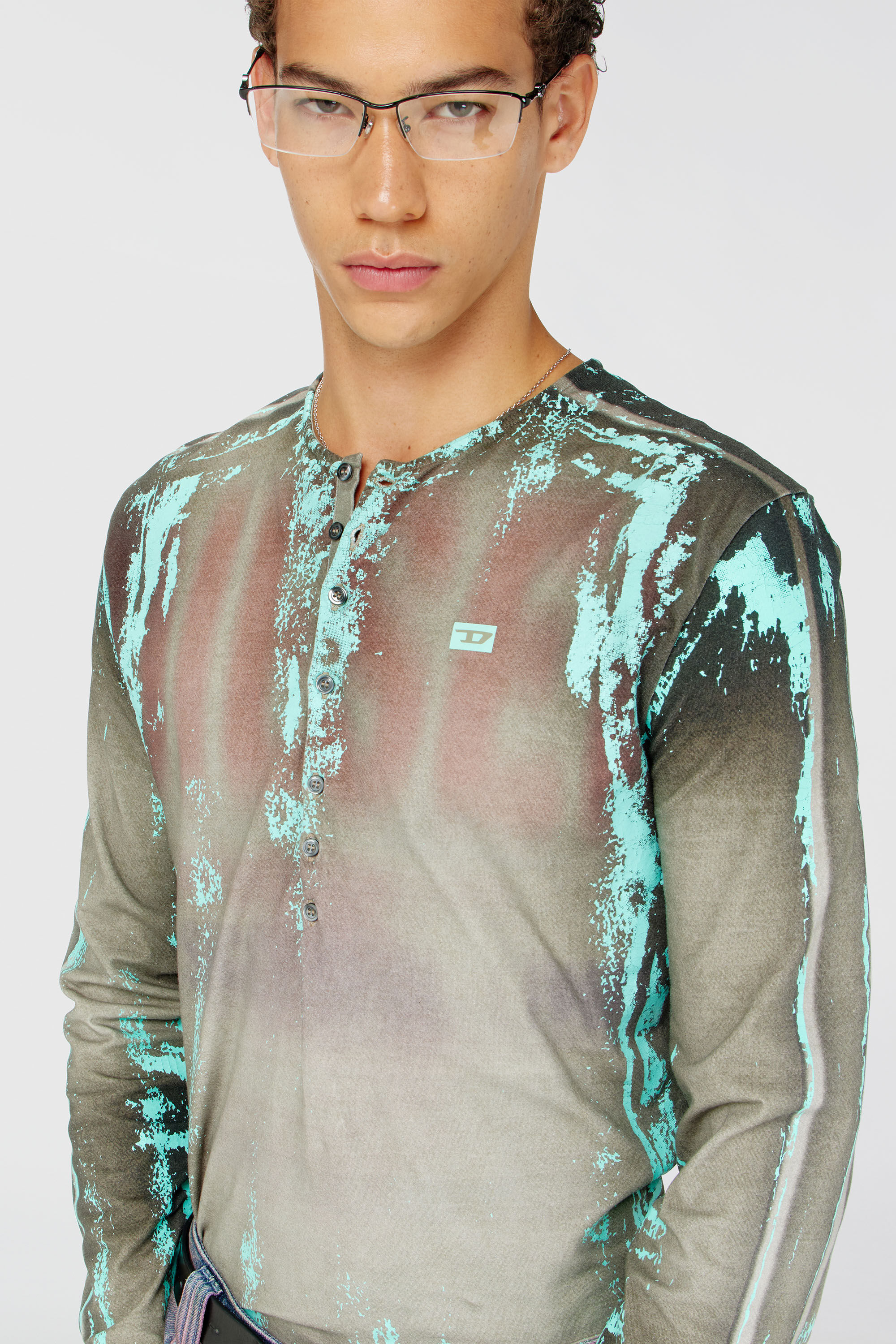 Diesel - T-FYNO-ML, Man's Grandad T-shirt in cracked leather-effect jersey in Grey/Blue - 5