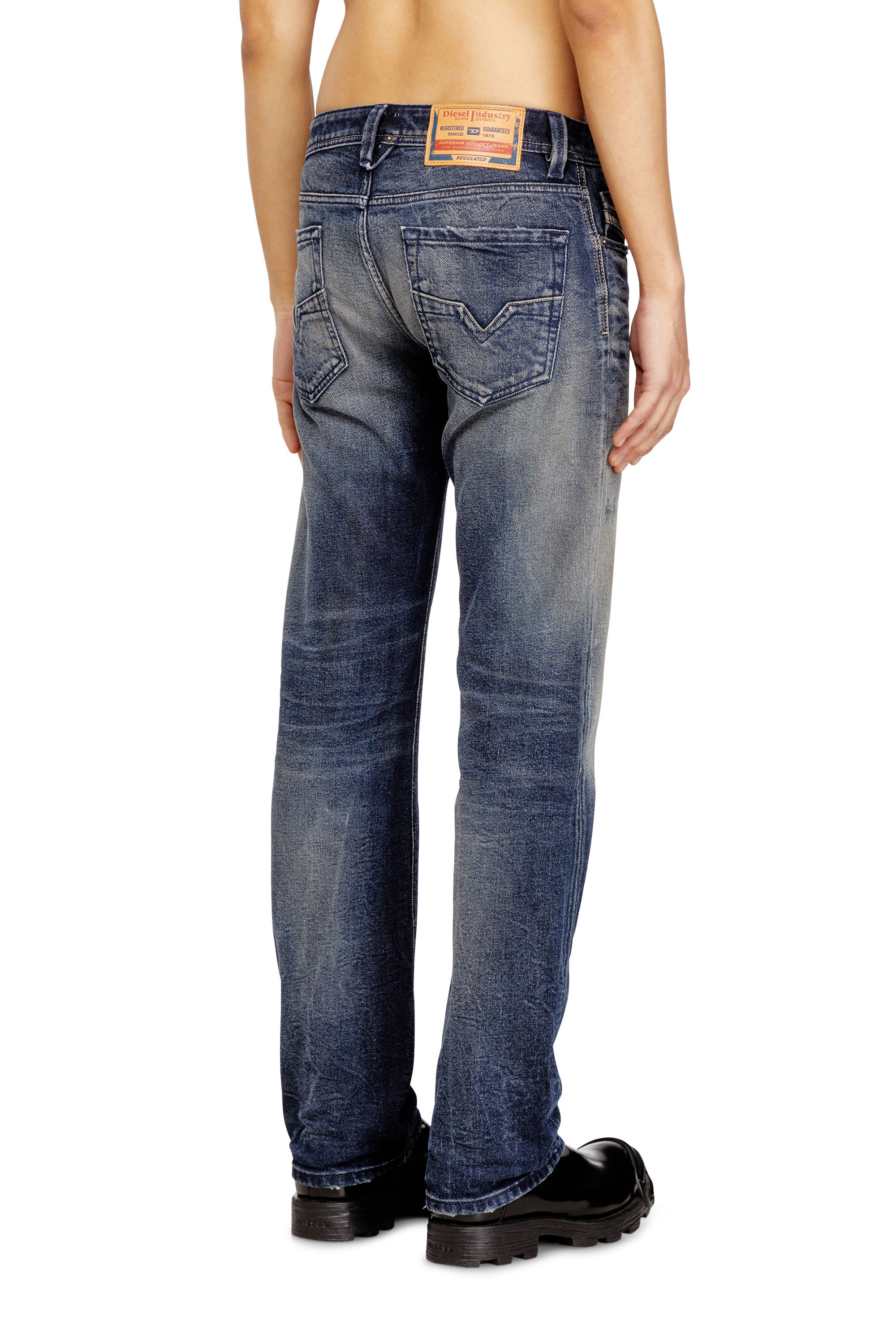 Men's Regular Jeans | Low Waist 1985 LarkeeDark Blue | Diesel FI