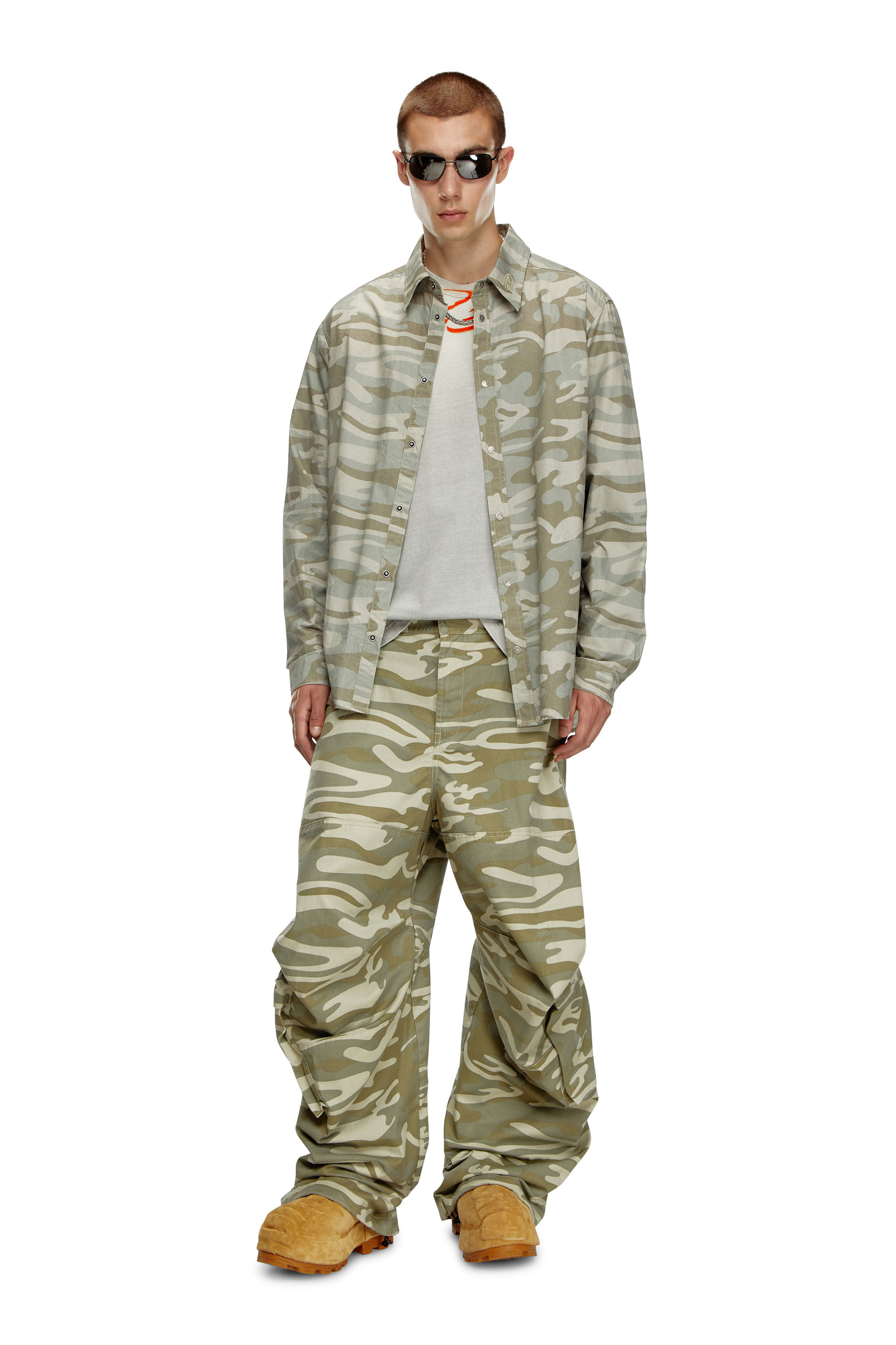 Men s Cargo pants with camo print Green Diesel