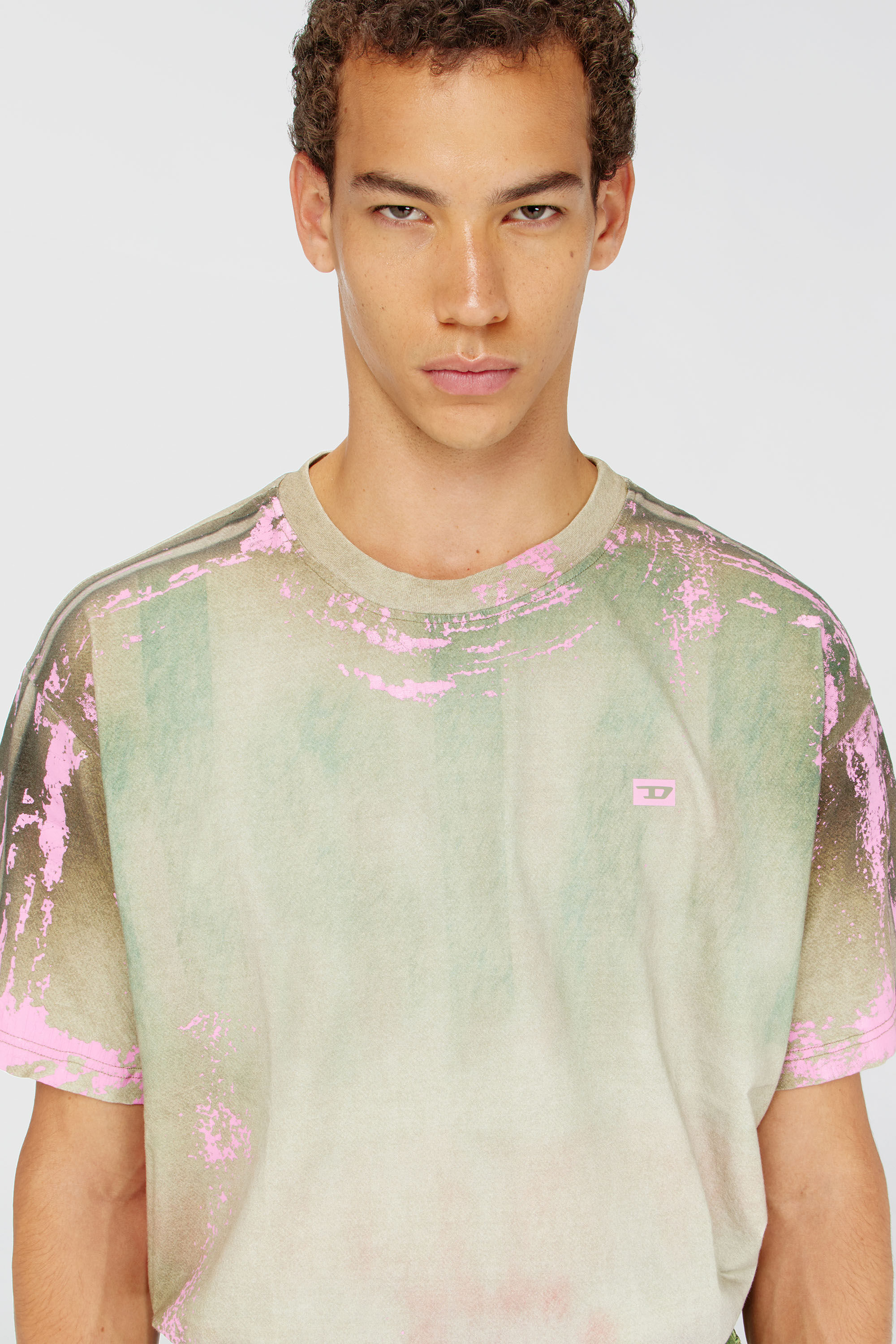 Diesel - T-FILMY-SHO, Man's T-shirt in cracked leather-effect jersey in Pink/Green - 5