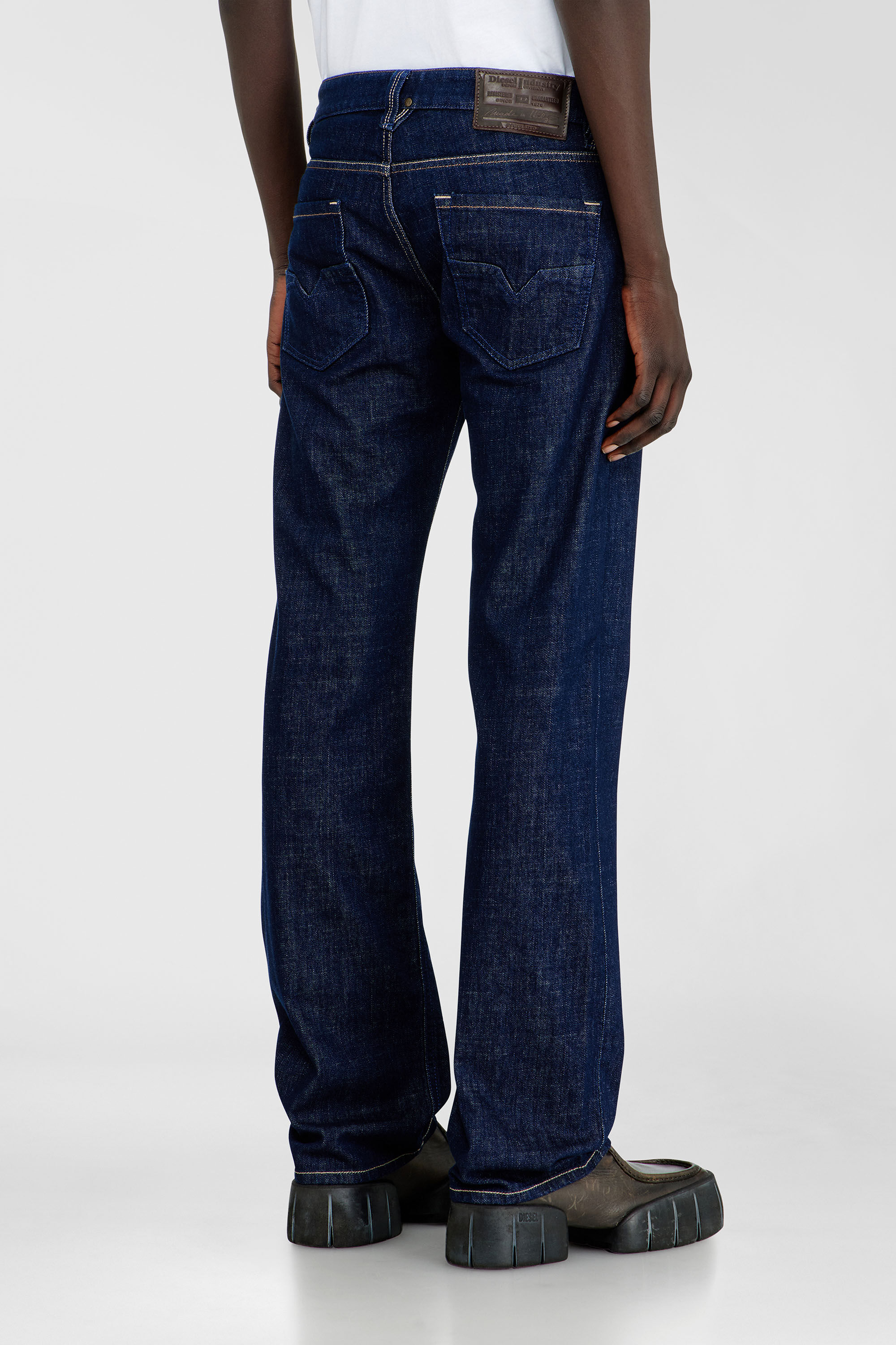 Diesel - Man's Regular Jeans 1985 Larkee 007EQ, Dark Blue - 5