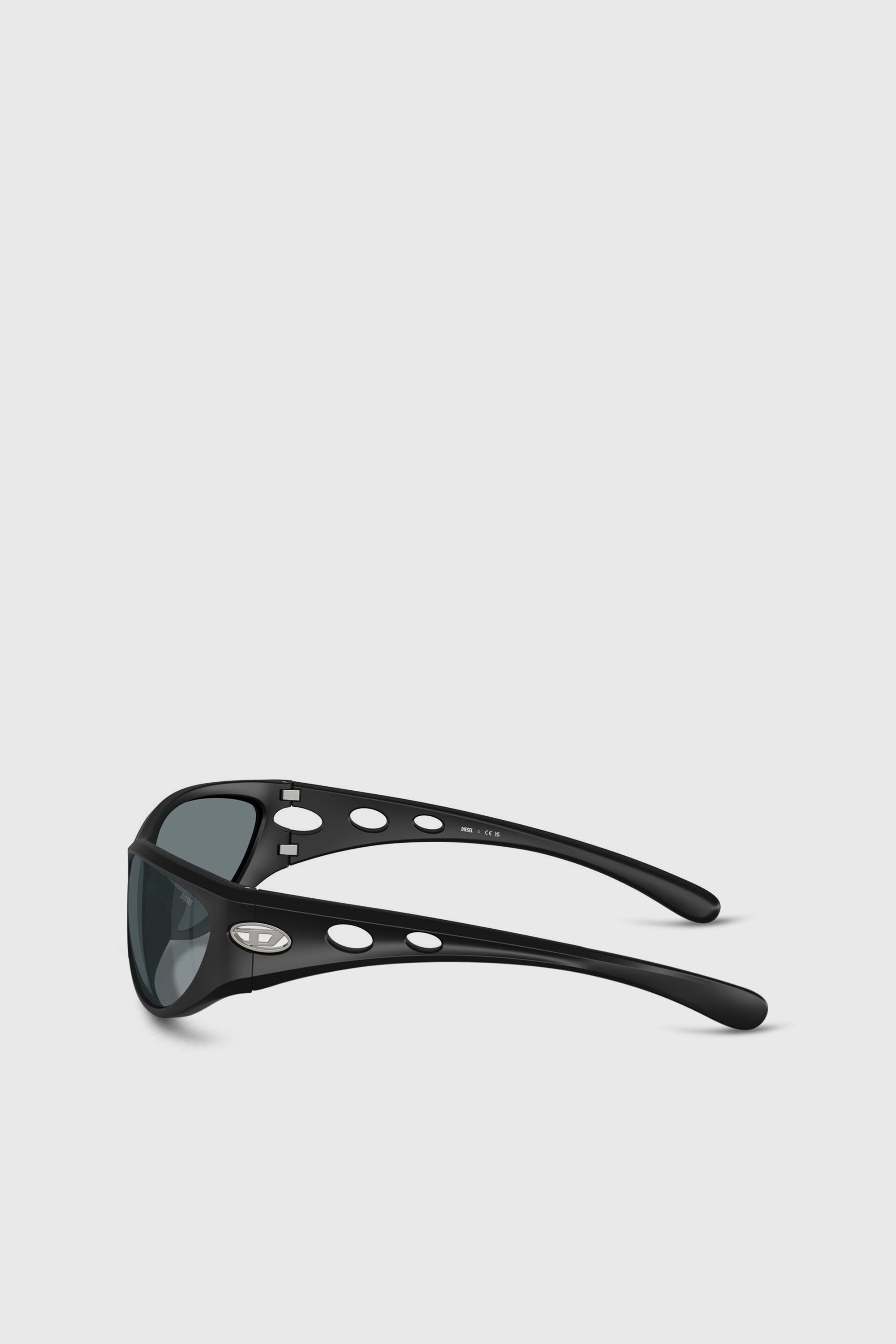 Women's Cat-eye style sunglasses | Black | Diesel {{Country}}