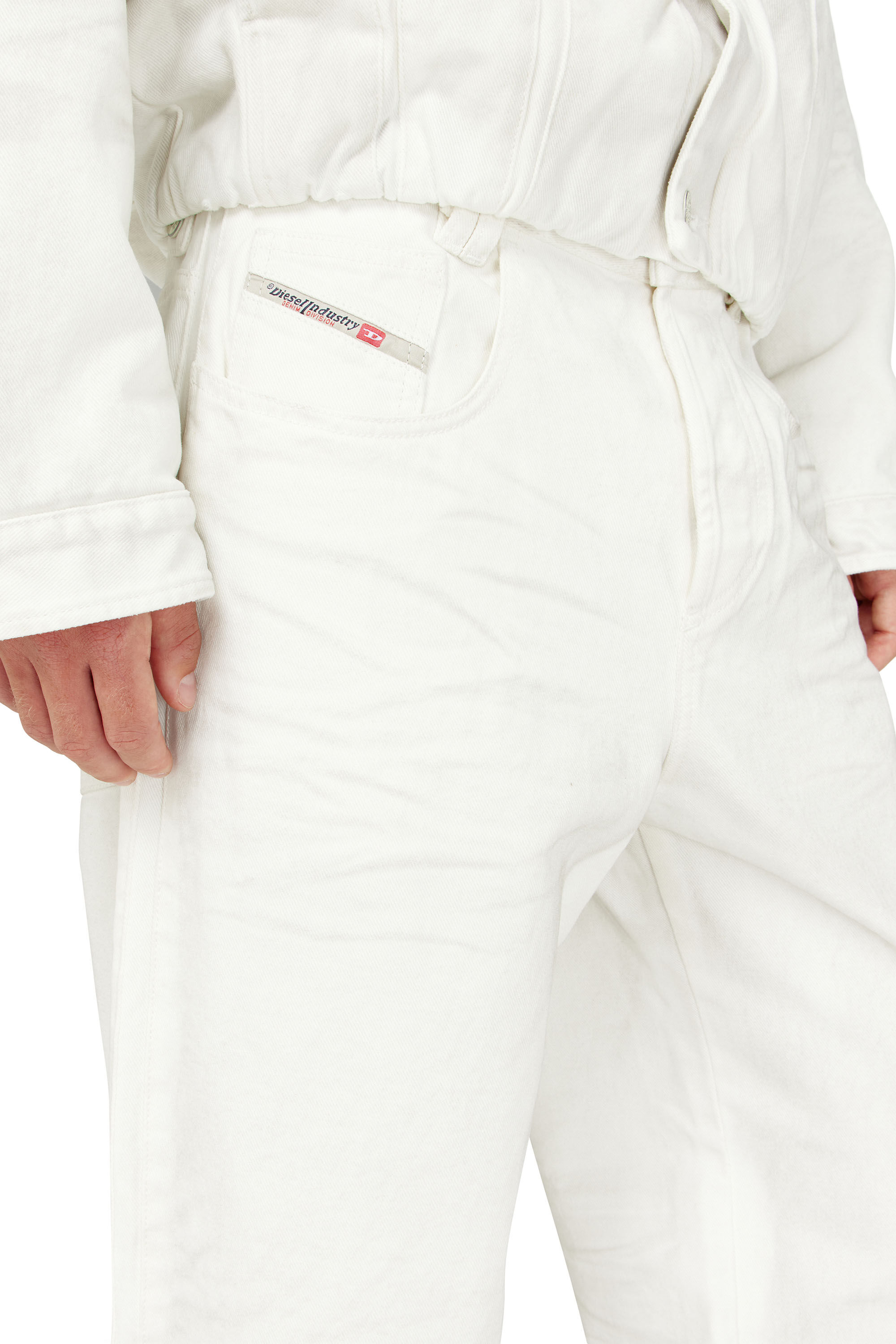 Diesel - Unisex's Relaxed Jeans 1982 D-Hakou 007GG, White - 9