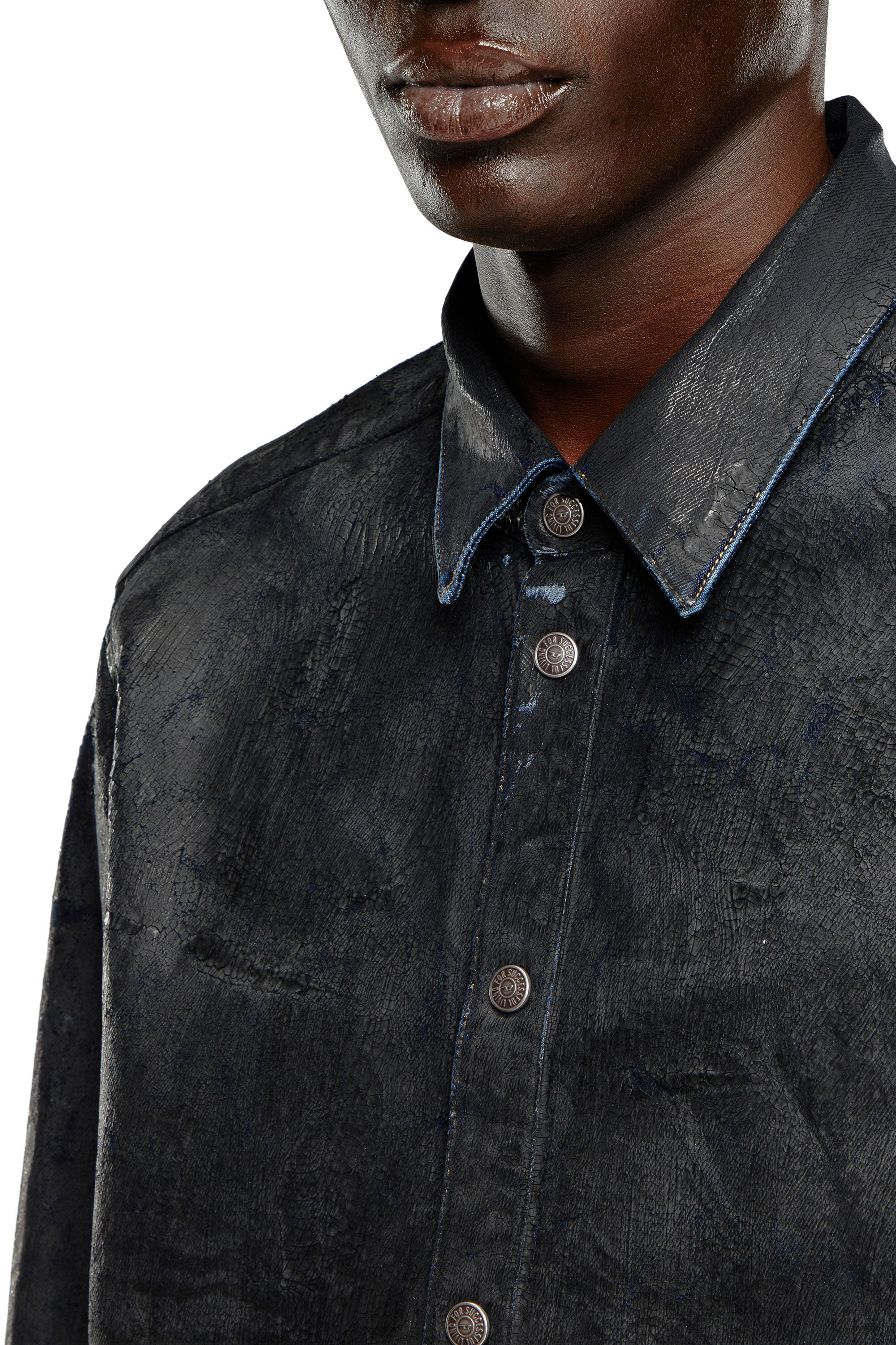 Men's Denim shirt with craquelé coating | Black | Diesel FI