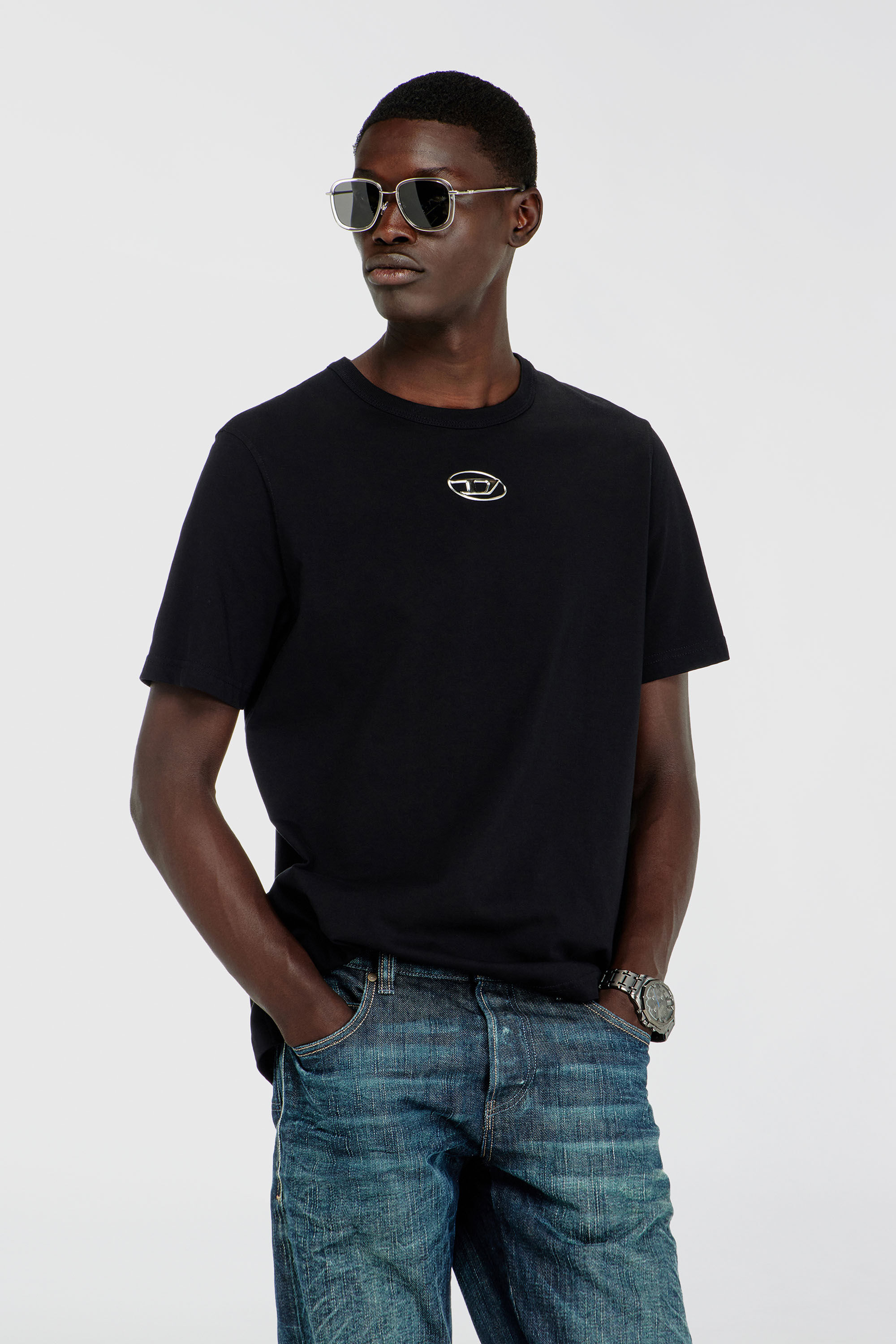 Men's T-shirt with metallic Oval D | Black | Diesel FI