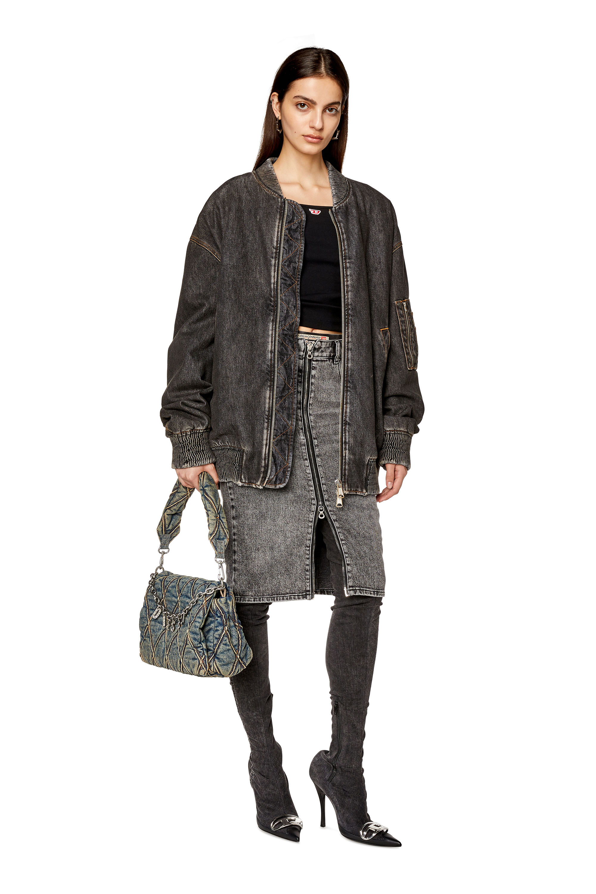Pencil skirt in lightly treated denim