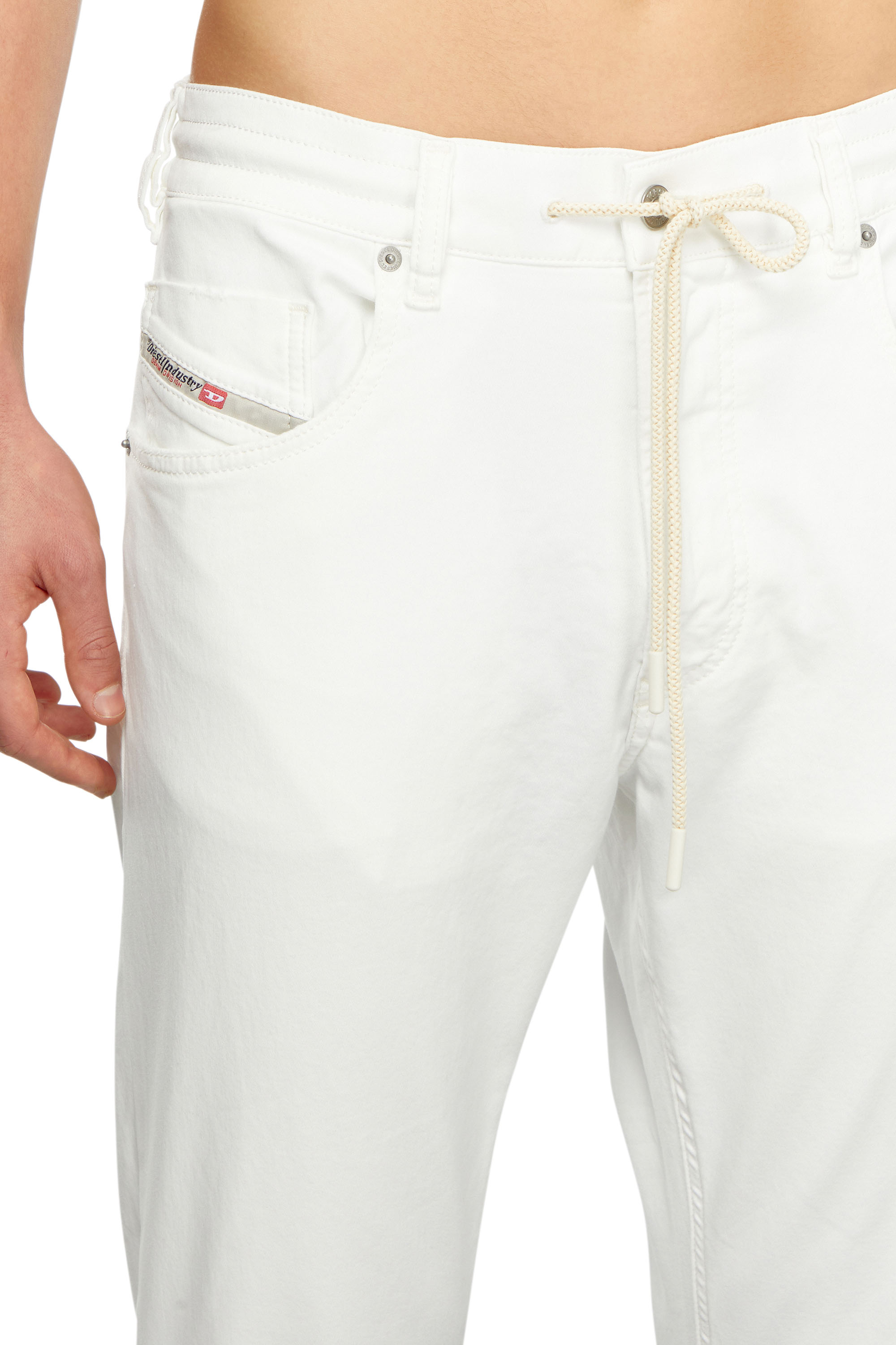Diesel - Man's Regular 2032 D-Krooley Joggjeans® 068HX, White - 5