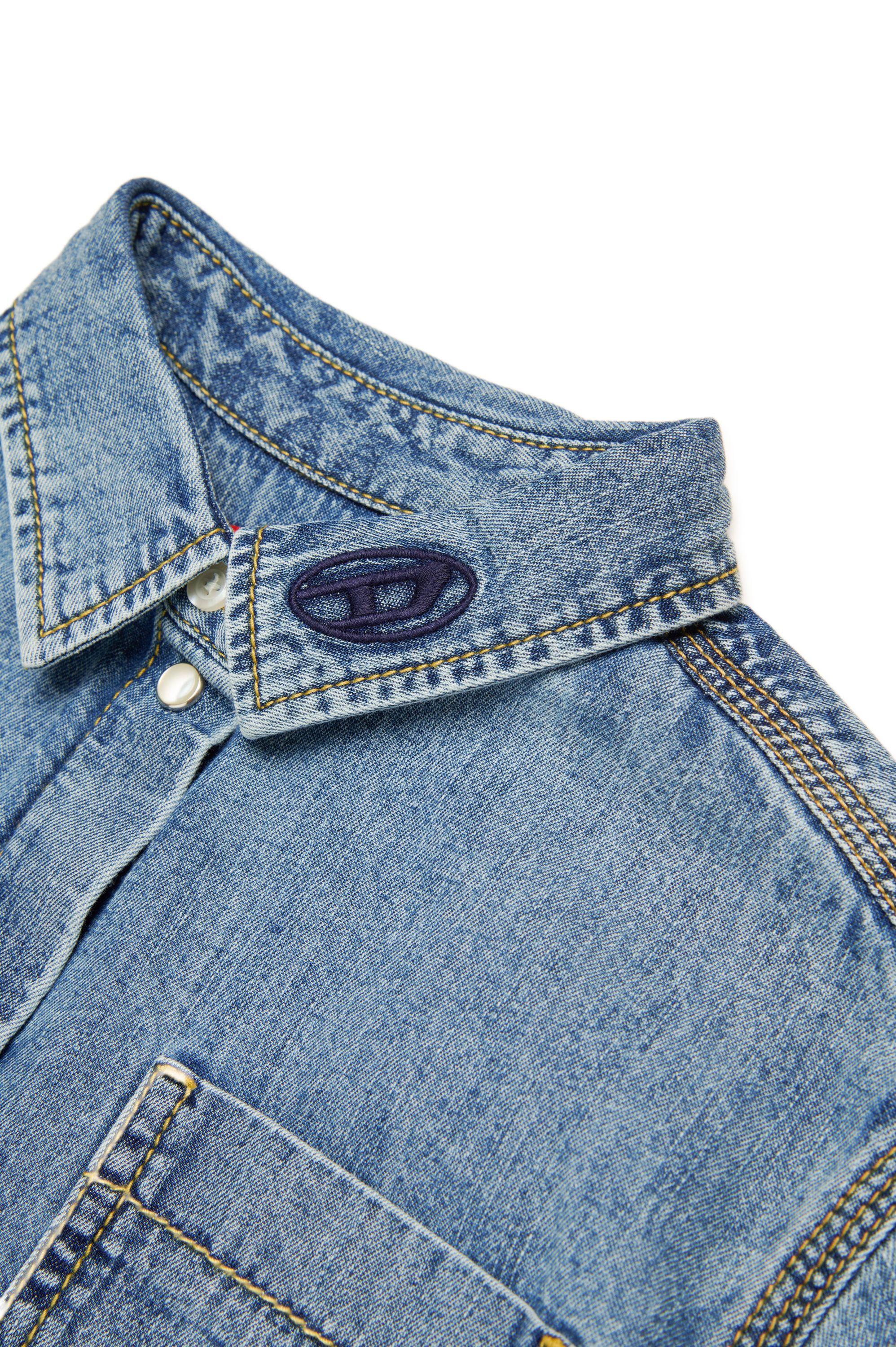 Diesel - CINNIX, Woman's Cropped denim shirt with logo collar in Medium blue - 4