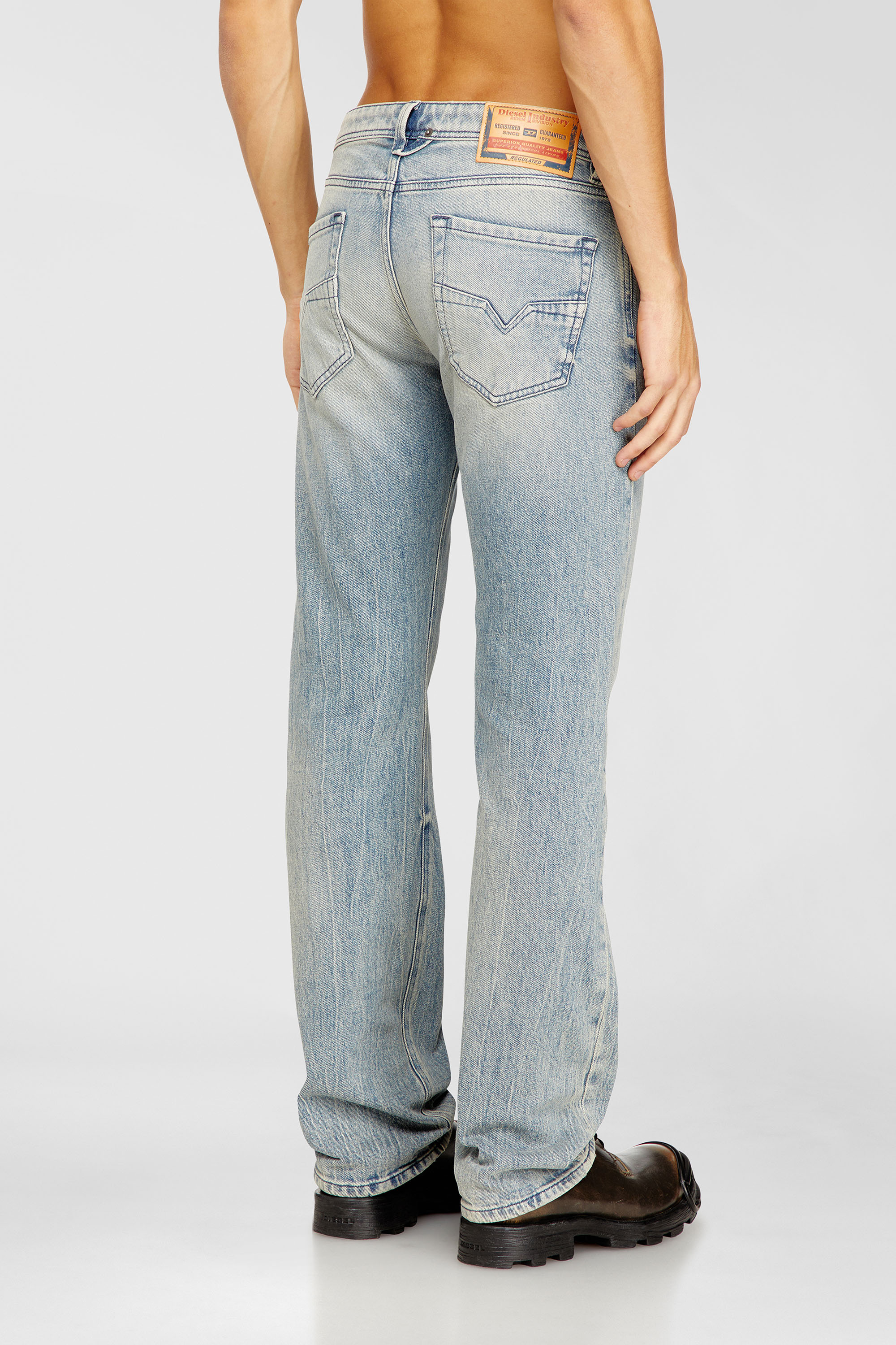 Diesel - Man's Regular Jeans 1985 Larkee 09N55, Light Blue - 3