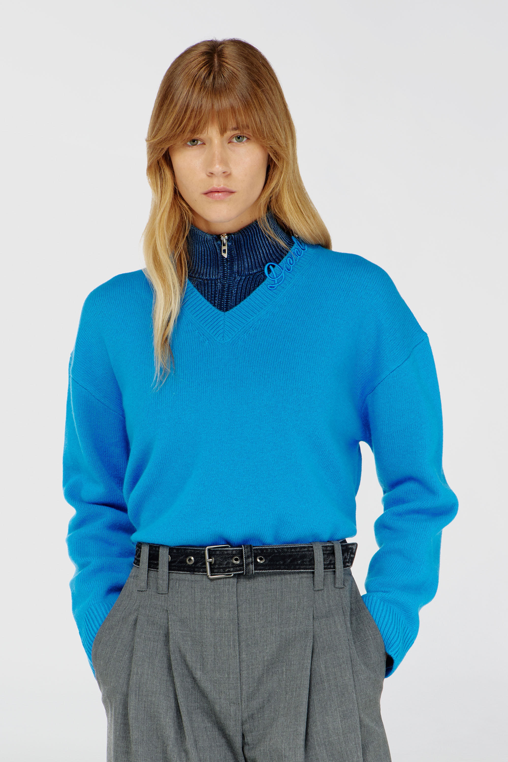 Diesel - M-IMOSA, Woman's Wool V-neck jumper with neck logo in Azure - 1