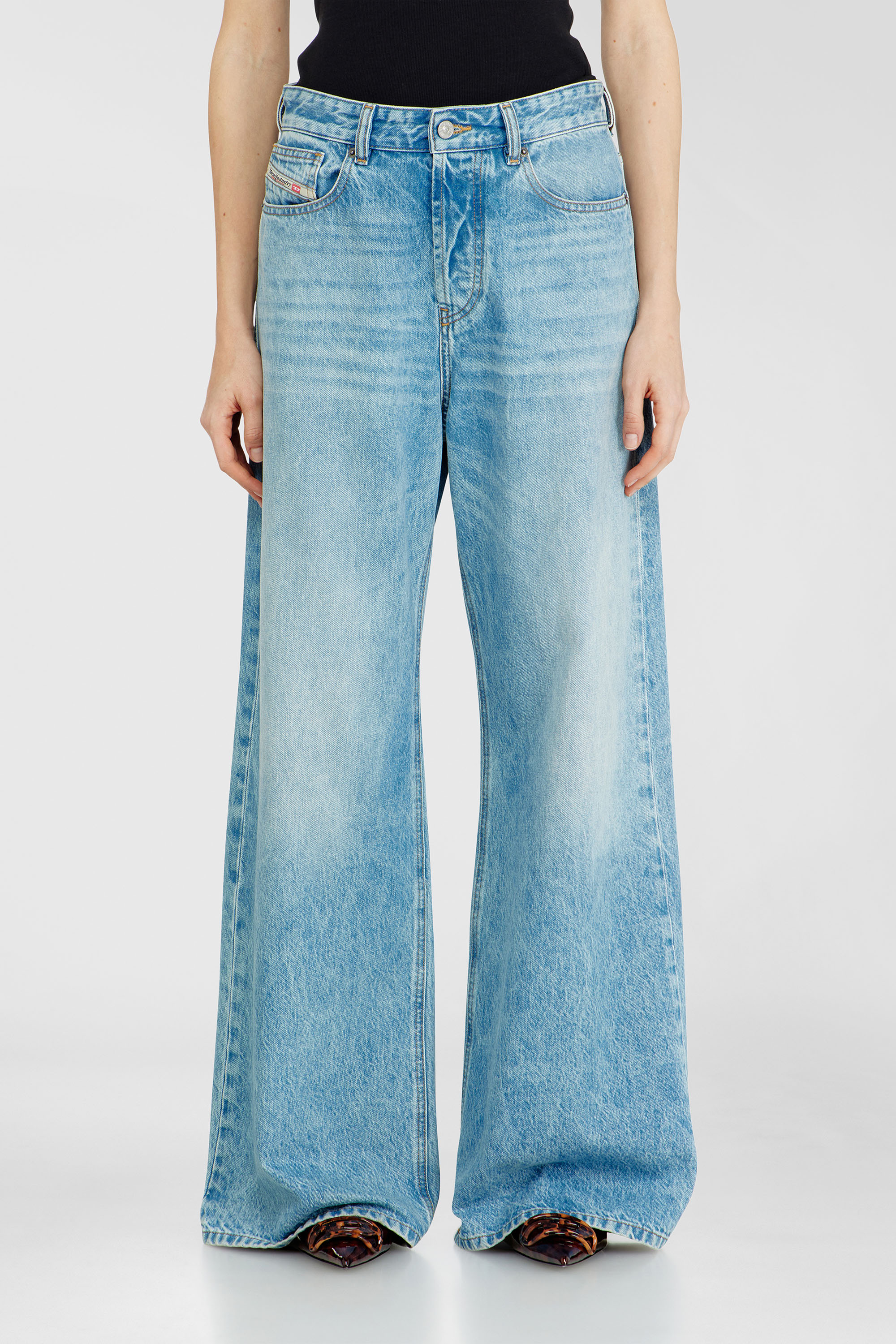 Diesel - Unisex's Relaxed Jeans 1996 D-Sire 09I29, Light Blue - 1