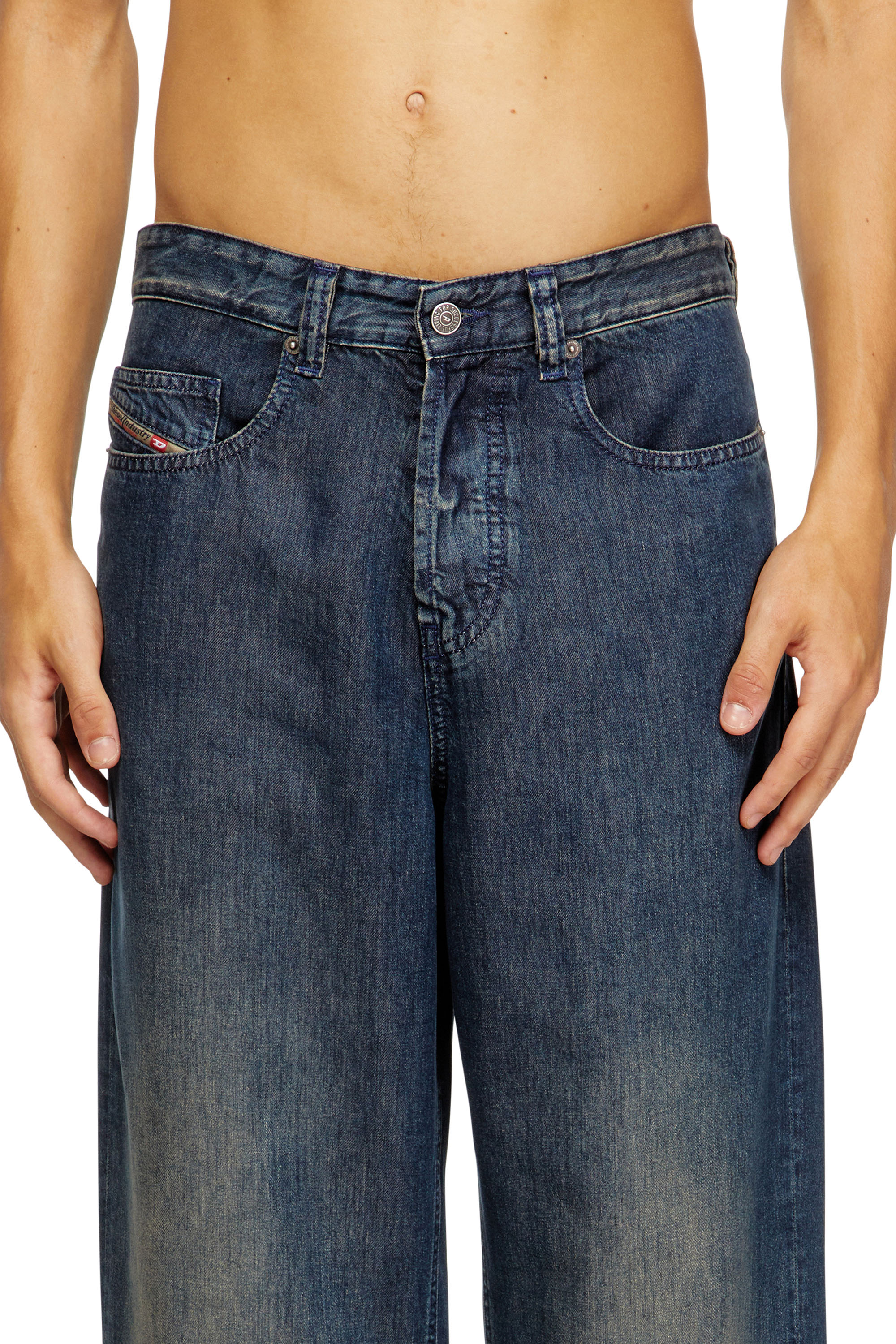 DIESEL Relaxed Jeans 2001 D-Macro 09j06 【公式通販】