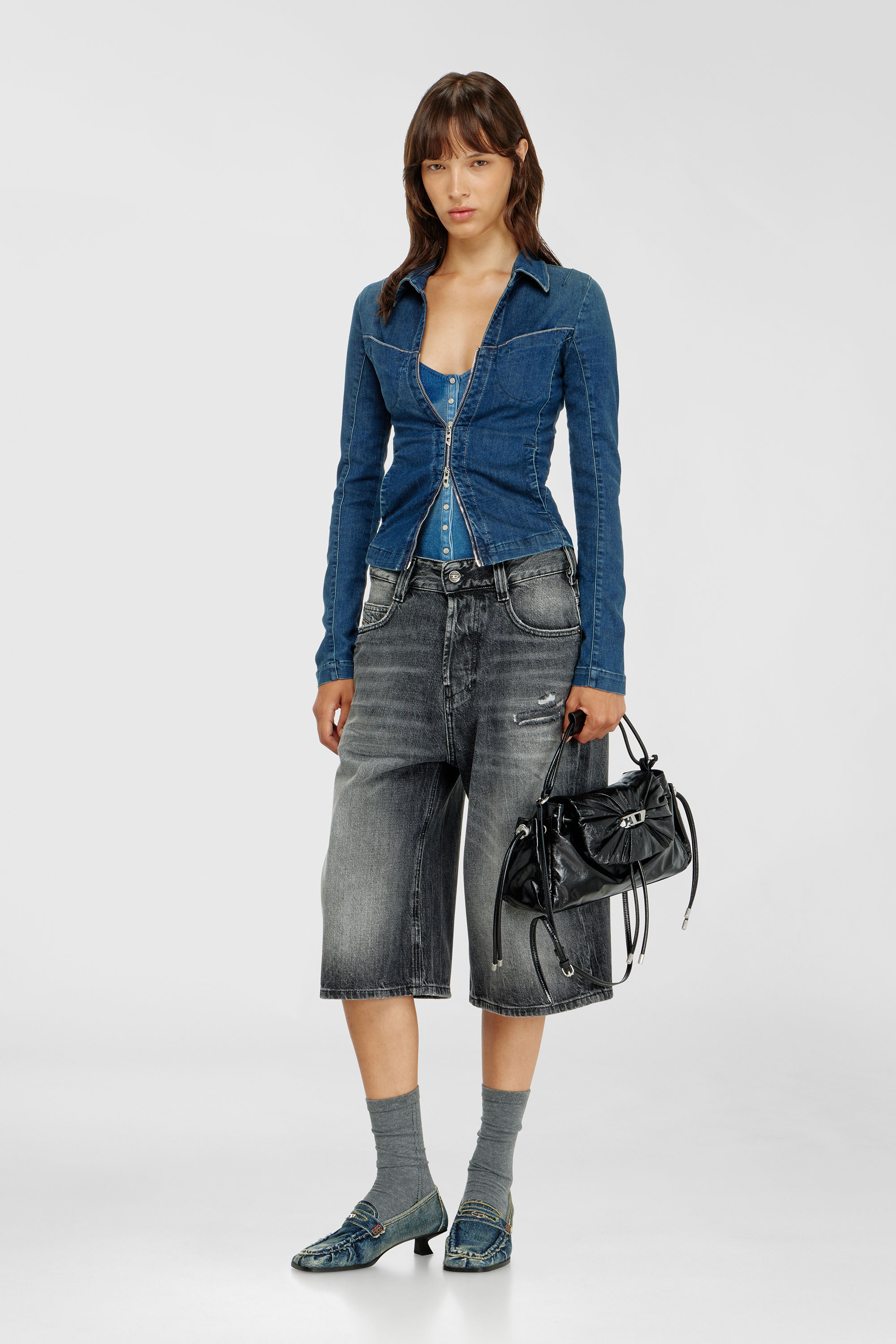 Diesel - SCRUNCH-D TOP HANDLE, Woman's Scrunch-D - Top-handle bag in shiny wrinkled leather in Black - 2