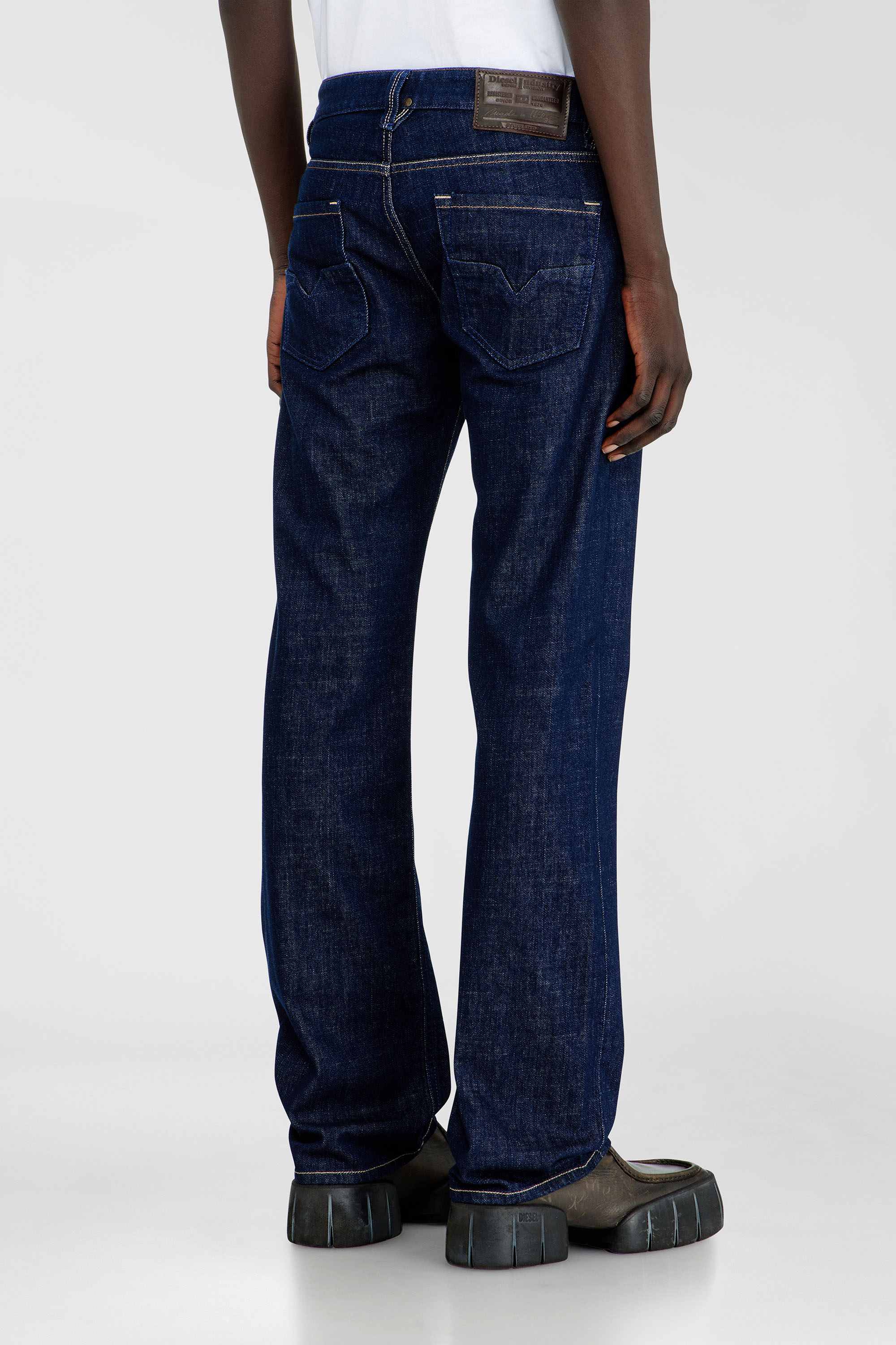 Diesel - Man's Regular Jeans 1985 Larkee 007EQ, Dark Blue - 5