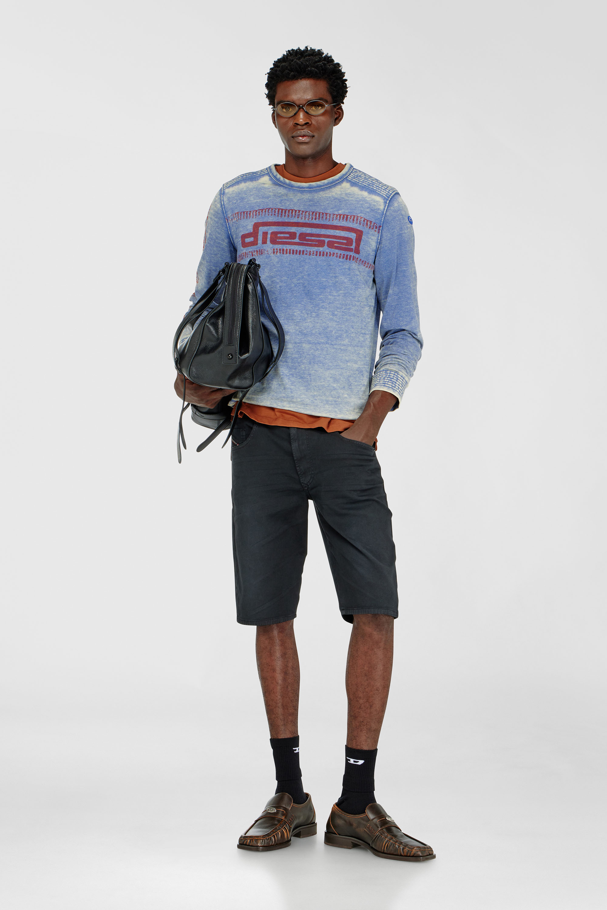 Diesel - 2033 D-KROOLEY-SHORT JOGG, Man's Chino shorts in JoggJeans in Black - 1