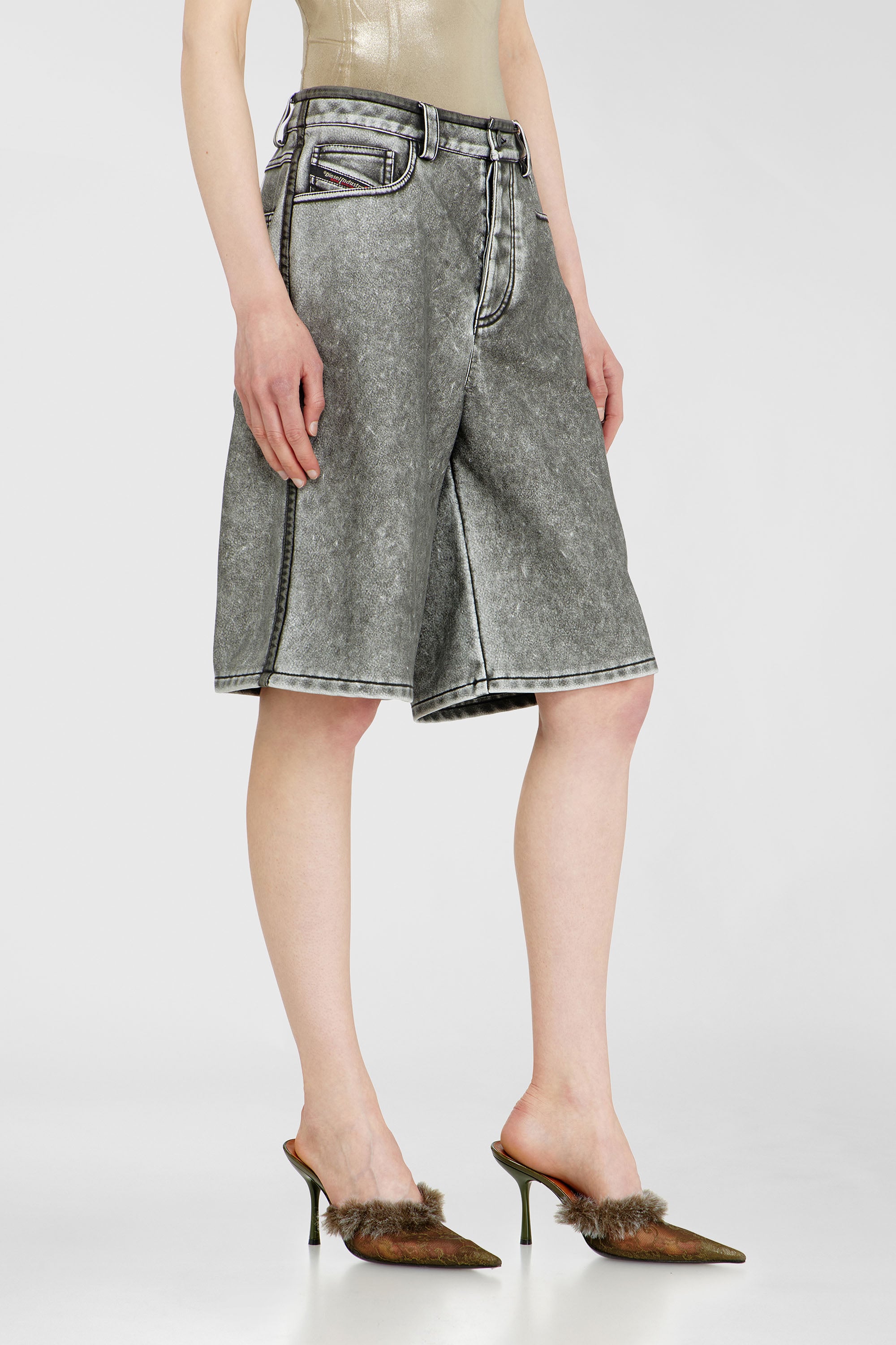 Diesel - P-ARLOR, Woman's Bermuda shorts in PU in Grey - 3